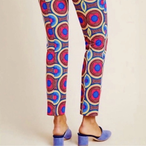 Anthropologie Essential Slim
Cropped Retro Geometric Print Trousers
- Size 2 - Picture 3 of 11